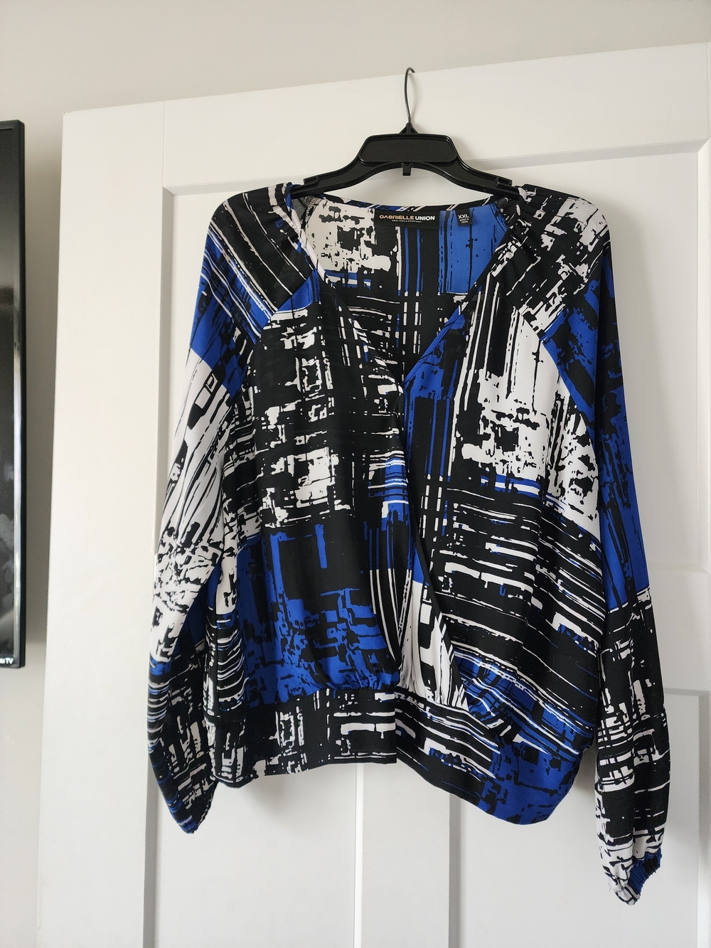 Gabriella Rocha Blue Black White Abstract V-Neck Long Sleeve Top